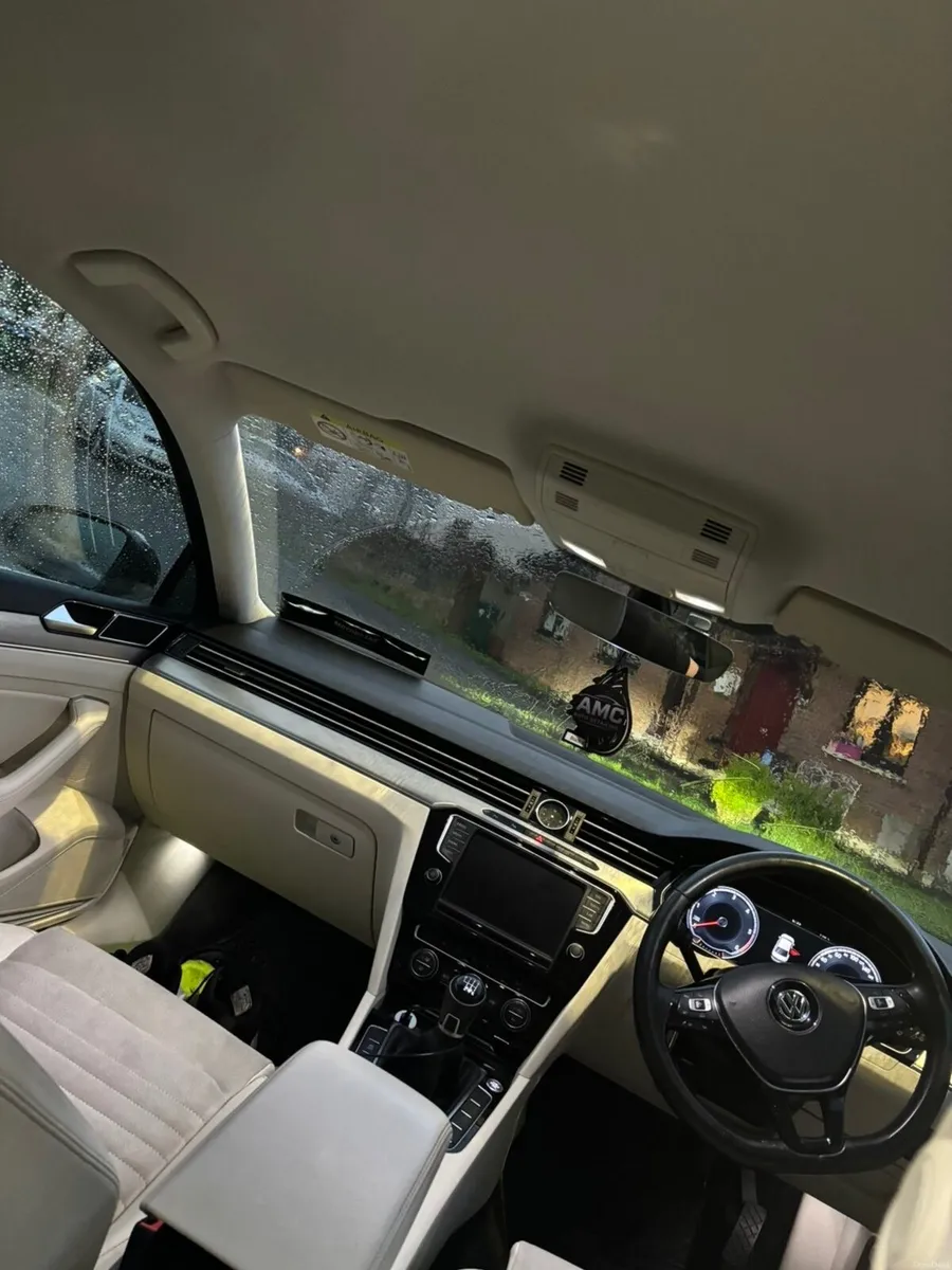 Volkswagen Passat 2016 - Image 3