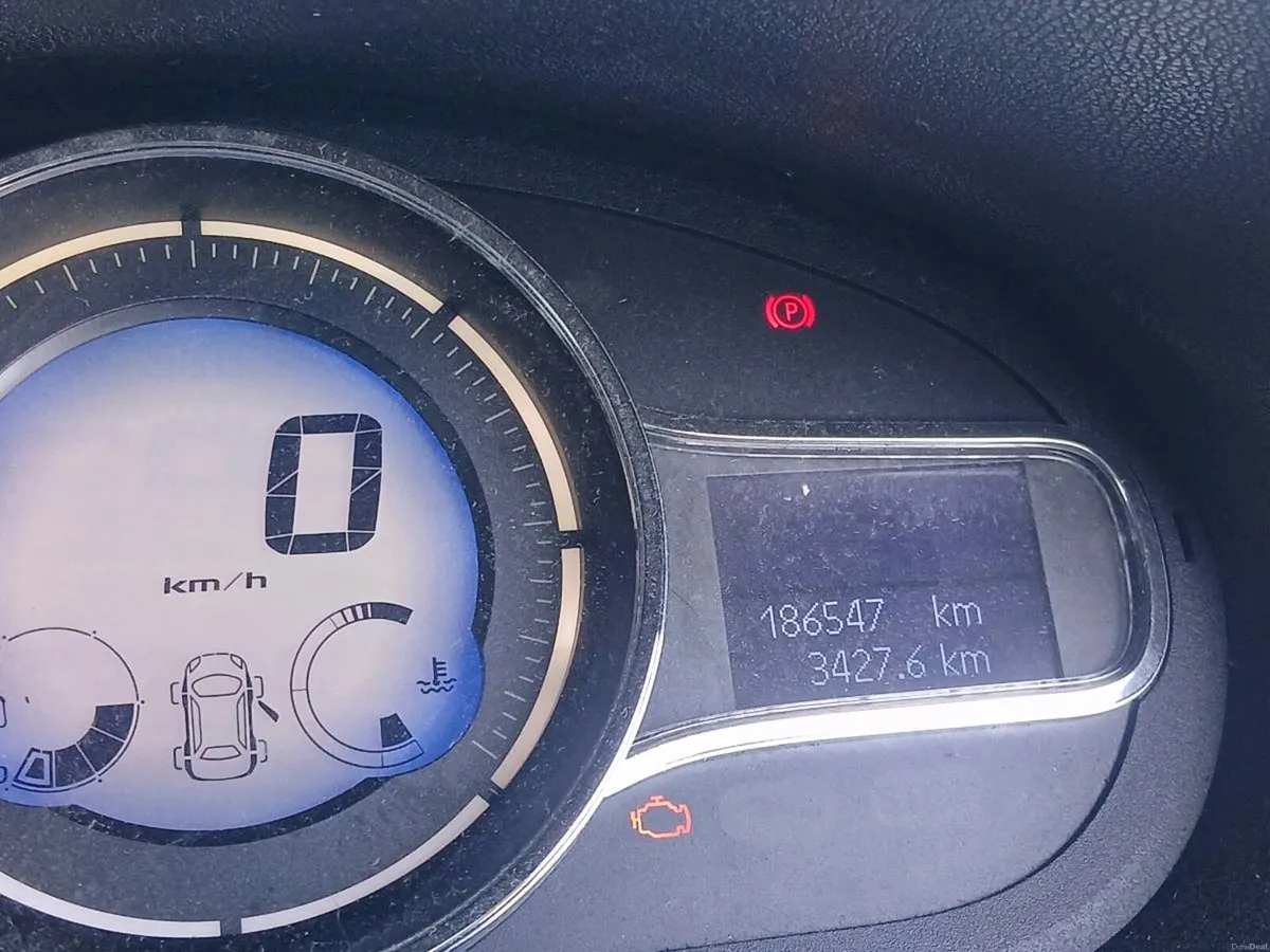 151 Renault Fluence - Image 2