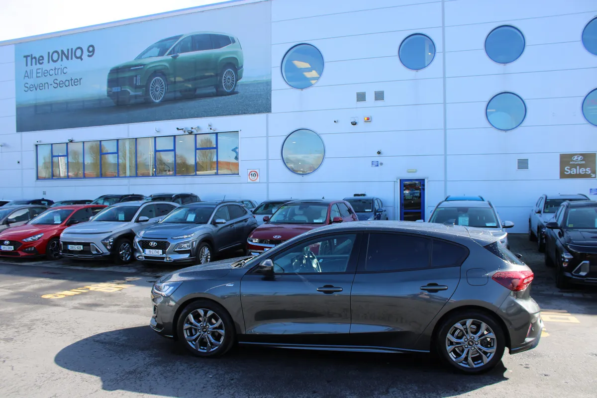 Ford Focus 2024 - Image 2