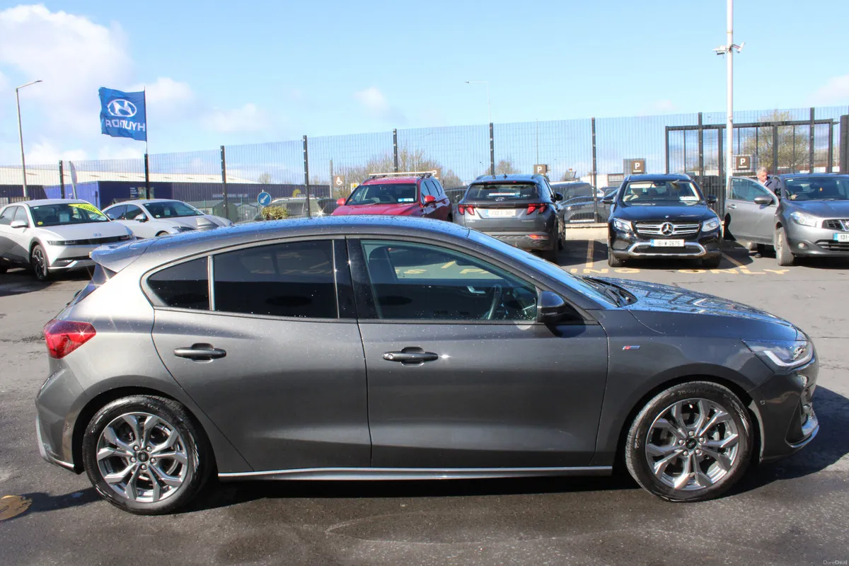 Ford Focus 2024 - Image 6