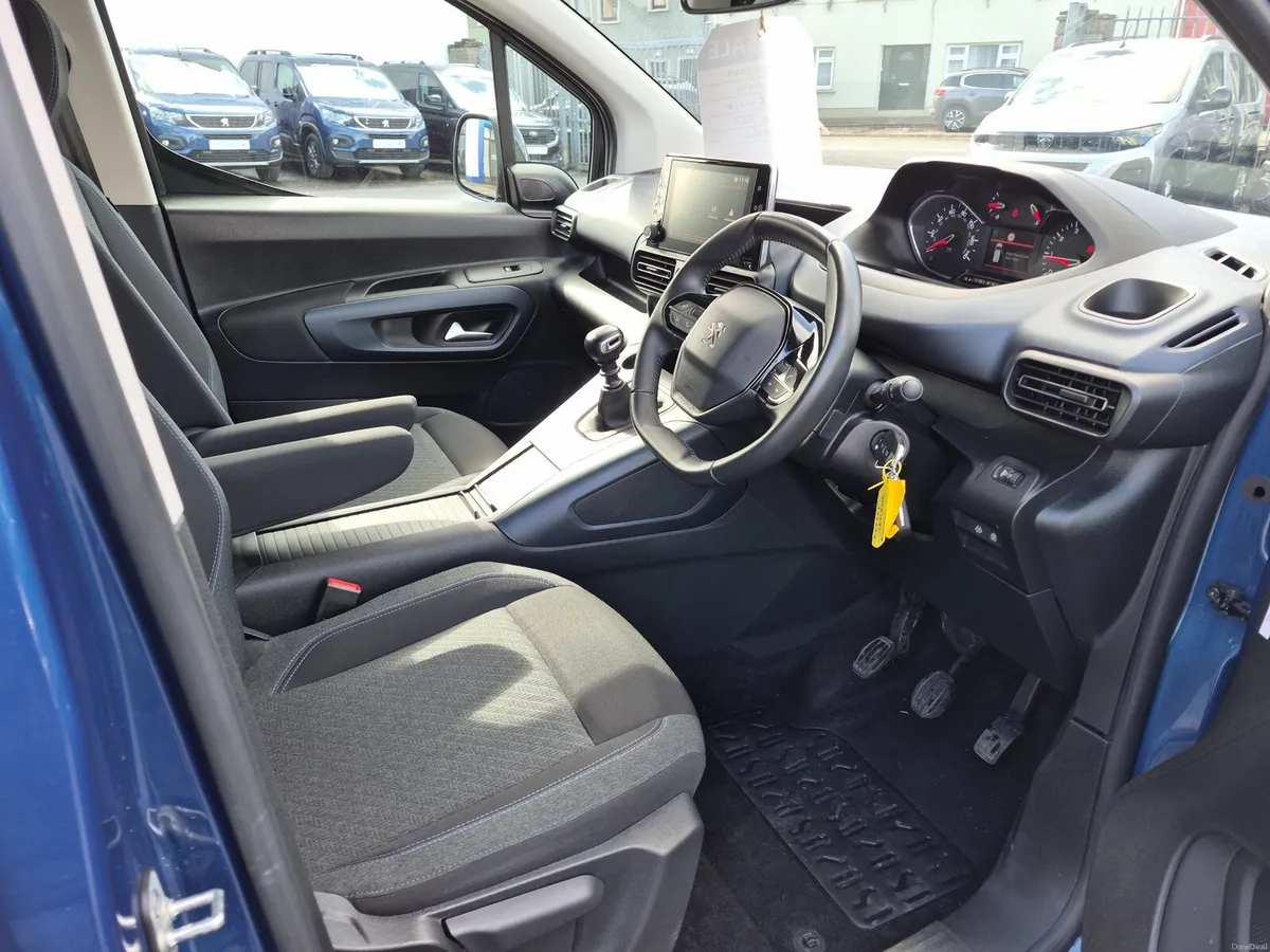 Peugeot Rifter Lowered Floor Wheelchair Access - Image 6