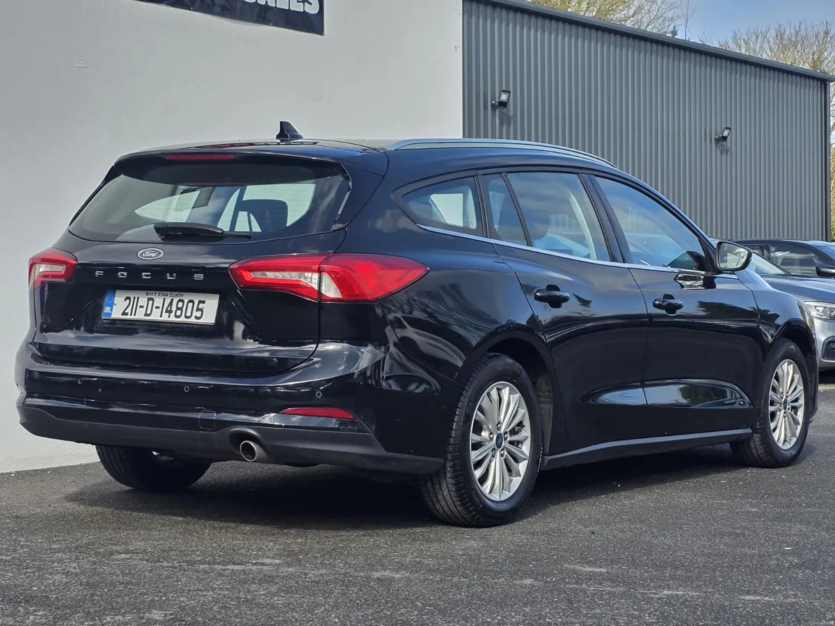 Ford Focus Estate 1.5 Titanium - Image 2