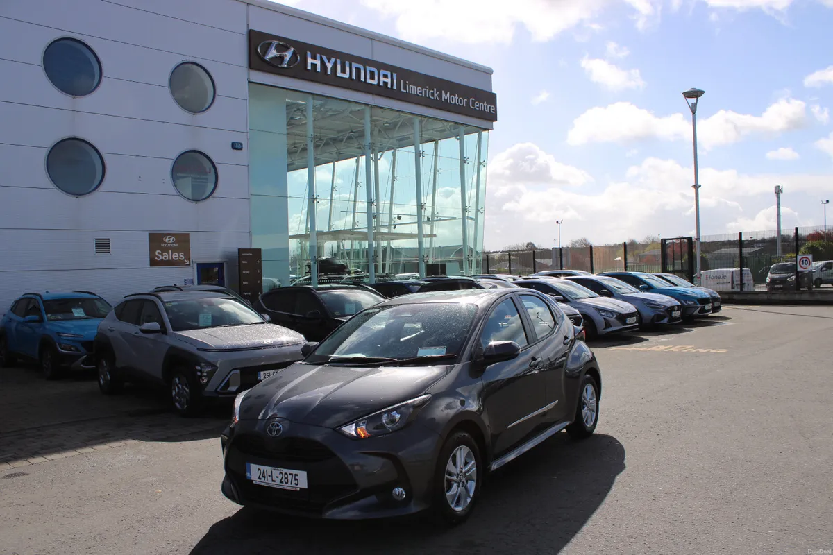 Toyota Yaris 2024 - Image 1