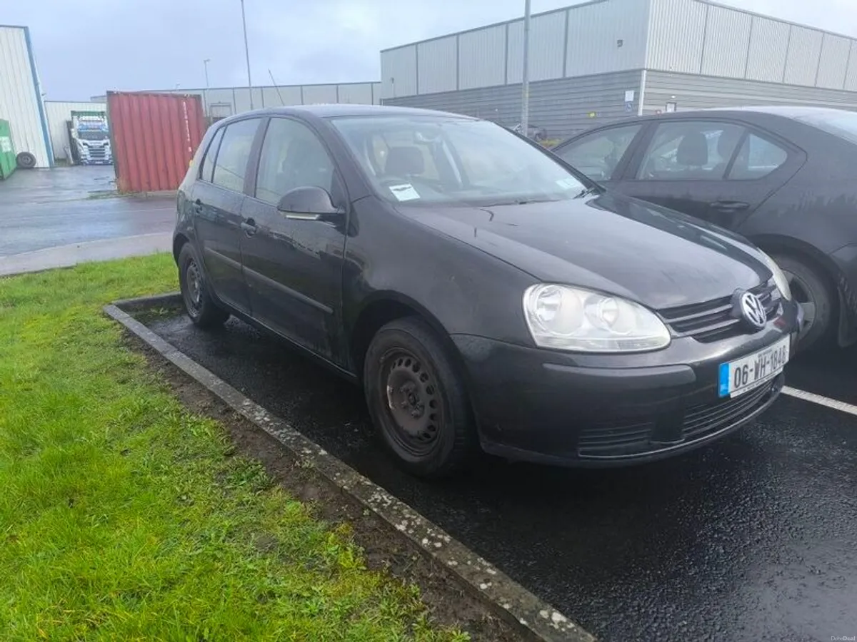 2006 Volkswagen Golf - Image 2