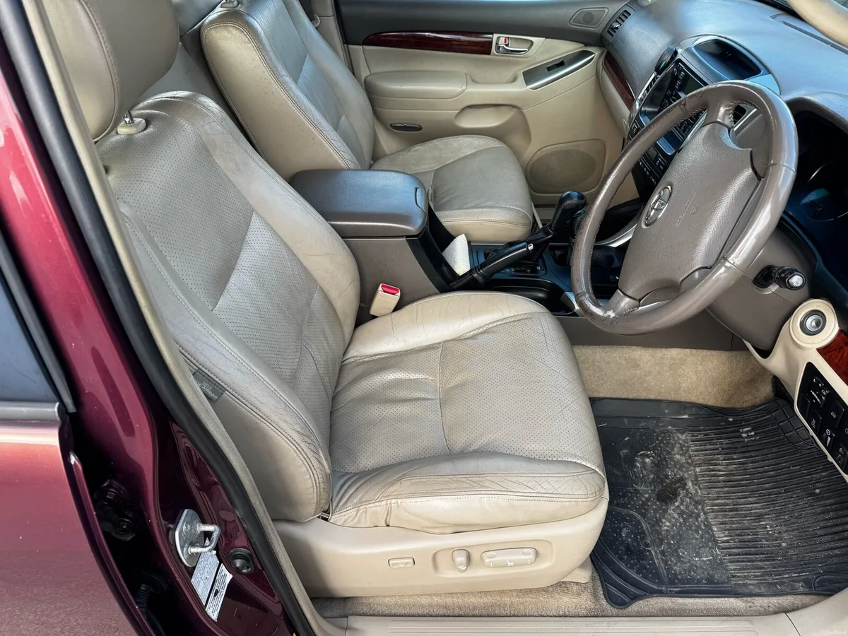 Toyota Landcruiser 5 Seat Commercial - Image 4