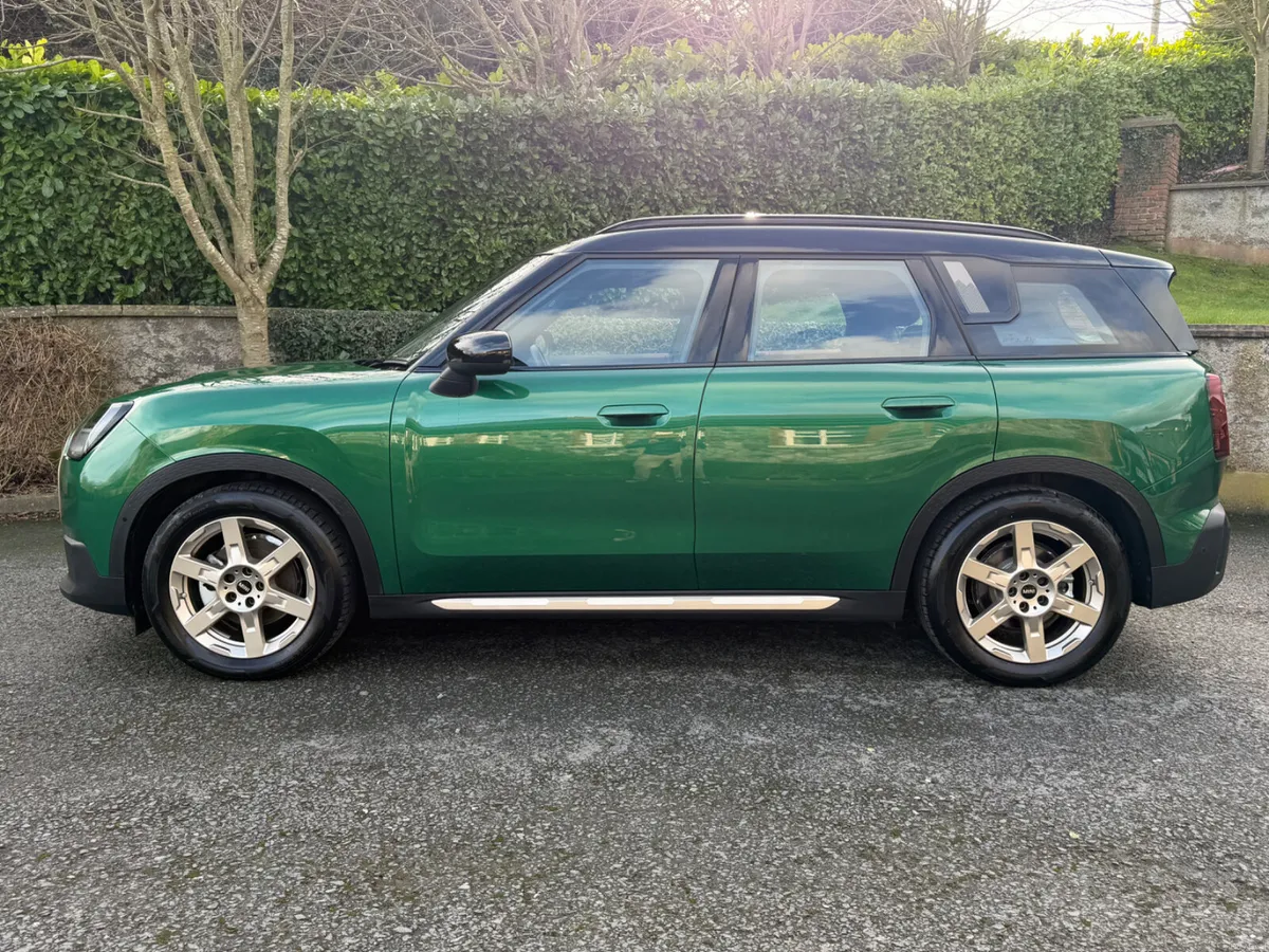 2025 Mini Countryman E Exclusive 66.5 kWh - Image 2