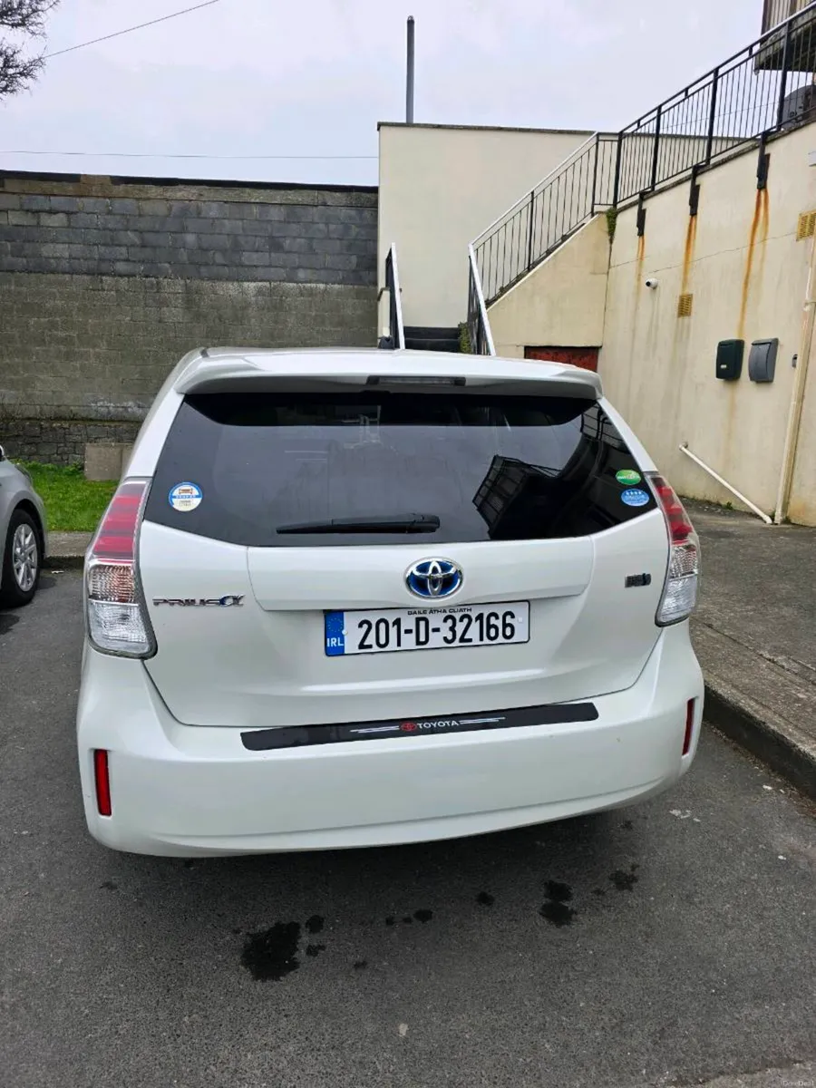 Toyota prius plus - Image 2