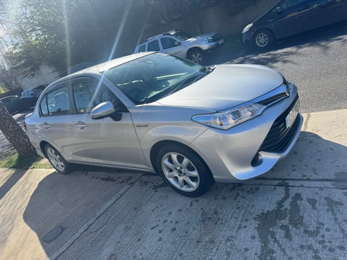 Toyota Corolla axio - Image 3