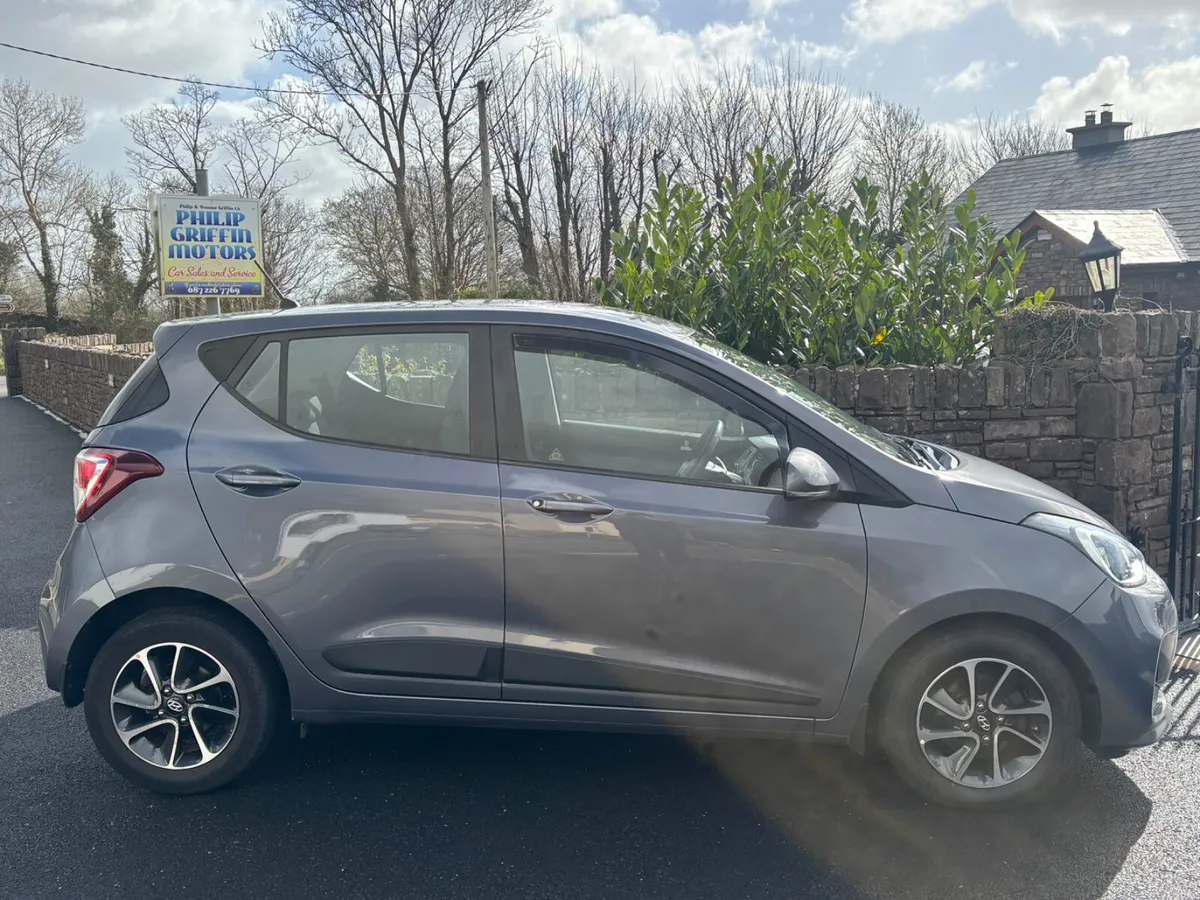 Hyundai i10 2018 Deluxe Model with only 107000kms - Image 4