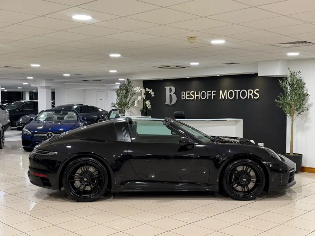 Porsche 911 TARGA 4 GTS=ONLY 9000 MILES//HUGE SPEC - Image 2