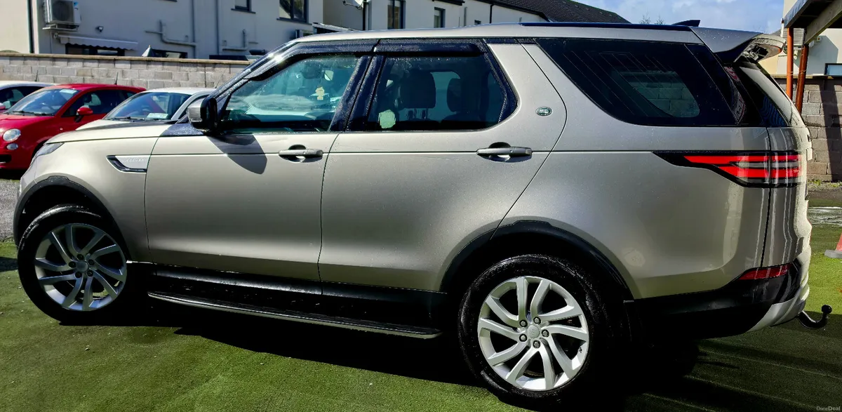 Land Rover Discovery HSE 4X4 AUTO 2.0TD 180BHP - Image 3
