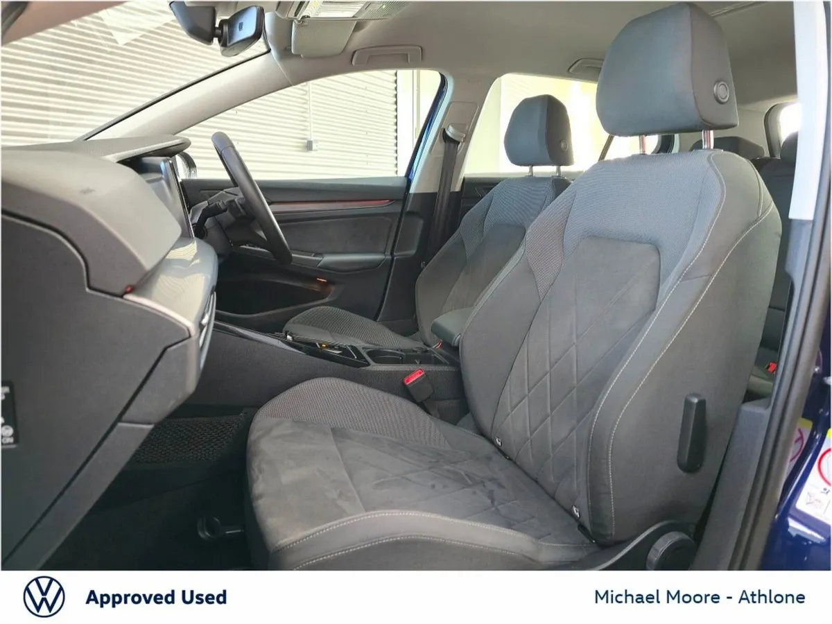 Volkswagen Golf 1.5 eTSI 130HP Style DSG MHEV - Image 4