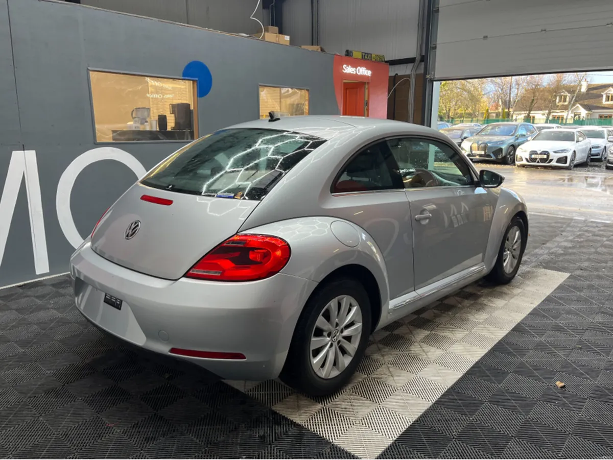 Volkswagen Beetle 2013 VOLKSWAGEN BEETLE DESIGN 1. - Image 2