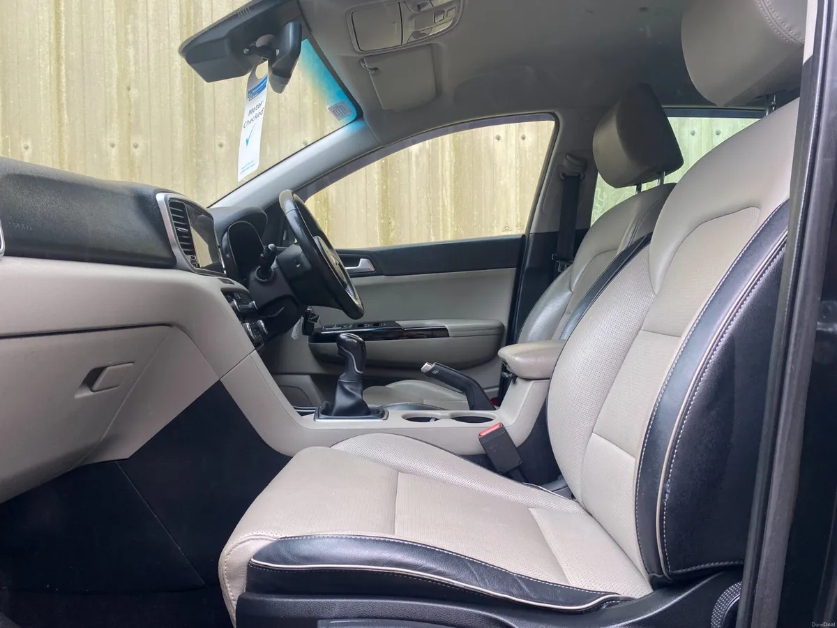 Kia Sportage 2021///BLACK EDITION//FINANCE /// - Image 4