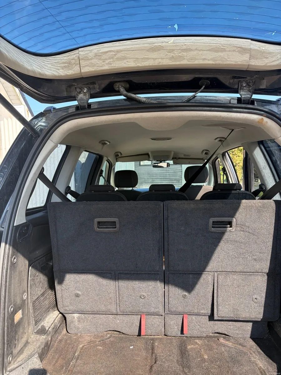 Ford Galaxy - Image 4