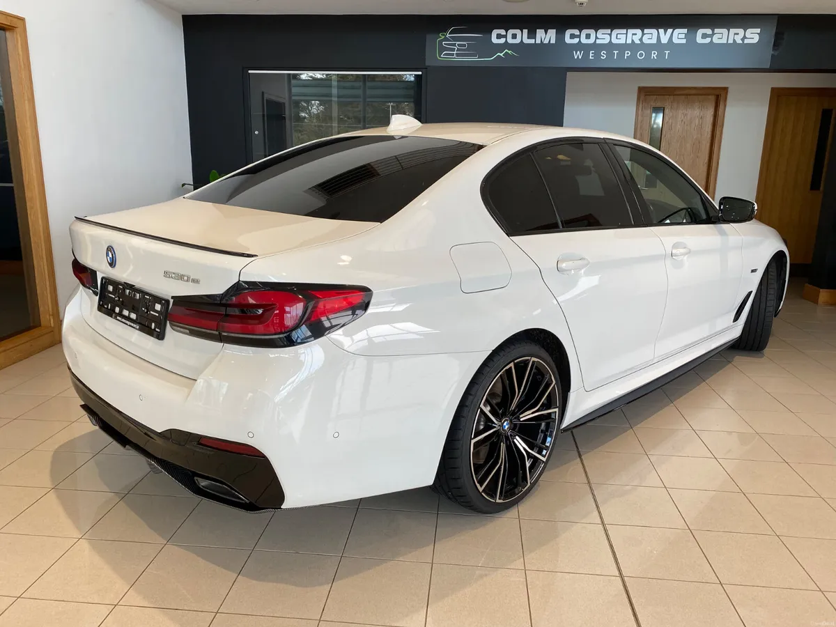 BMW 5-Series 2023 530e M sport Pro Pack - Image 4