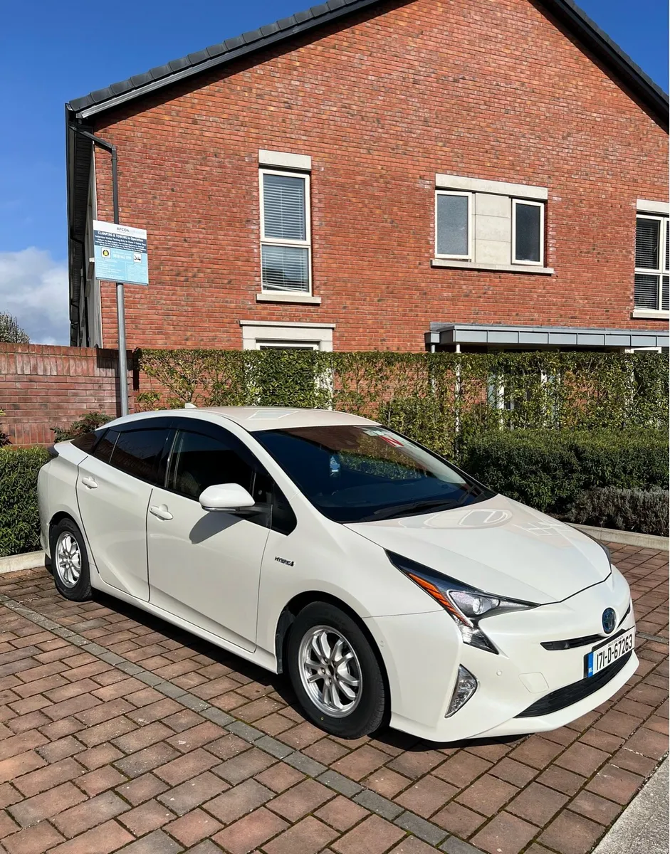 Toyota Prius 2017 59000km Only. - Image 2
