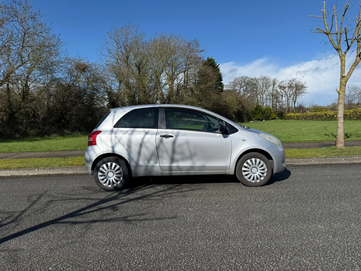 TOYOTA YARIS 1.0 VVTI T2  3Door - Image 2
