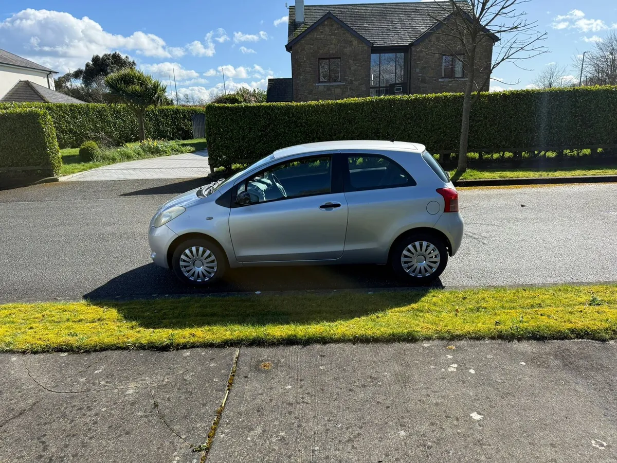 TOYOTA YARIS 1.0 VVTI T2  3Door - Image 3