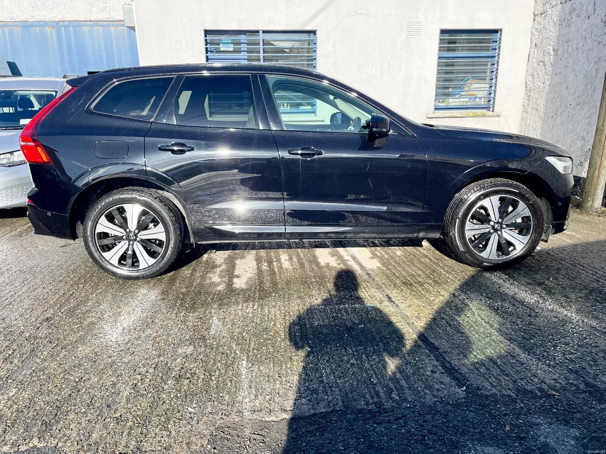 Volvo XC60 T6 Recharge PlusDark PHEV AWD AUTO,2023 - Image 4