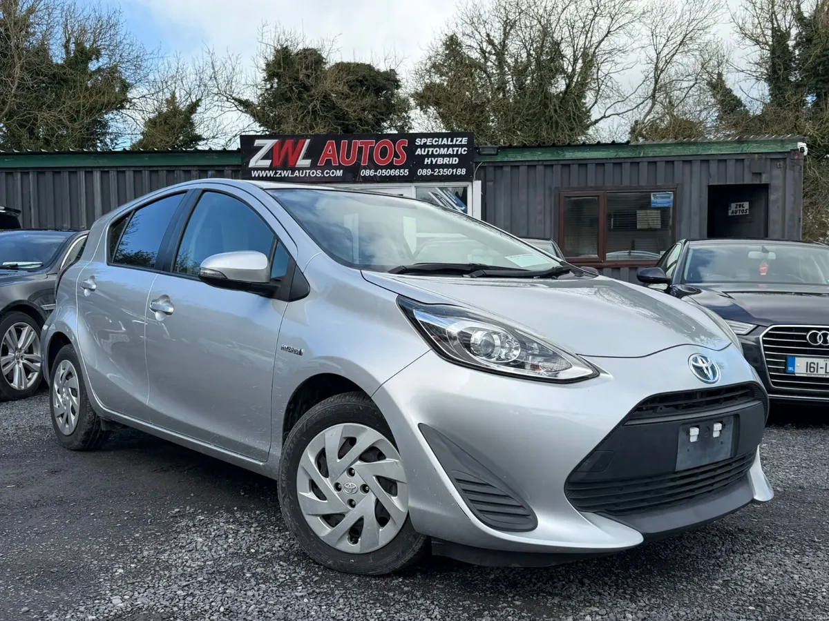 19 TOYOTA AQUA HYBRID - Image 2