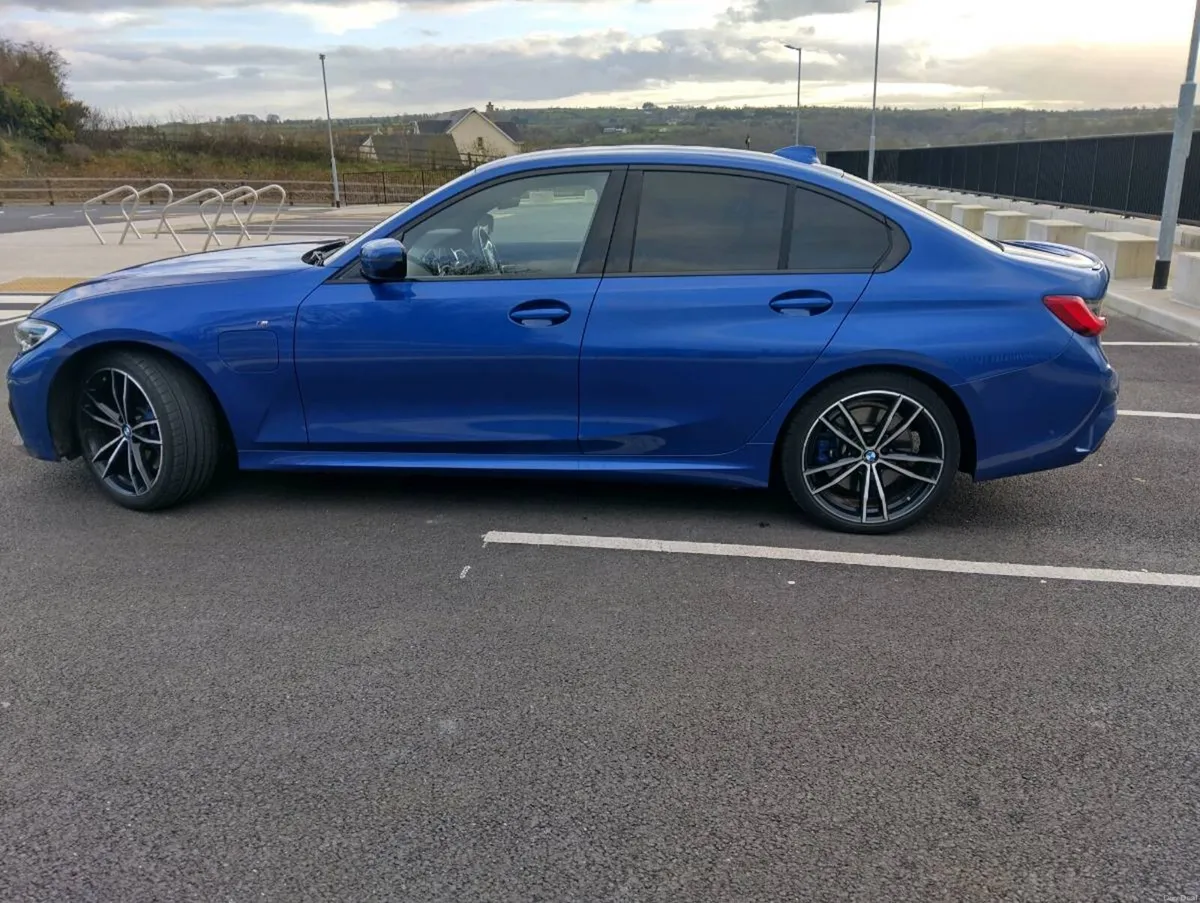 BMW 3 SERIES 330e G90 M Sport 4Dr Auto - Image 4