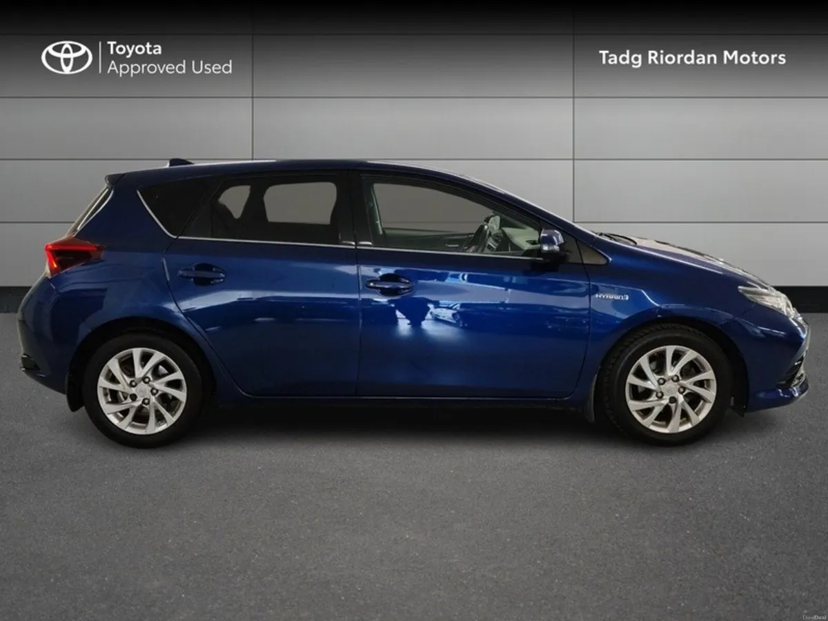 Toyota Auris 1.8 Luna Hybrid - Image 3