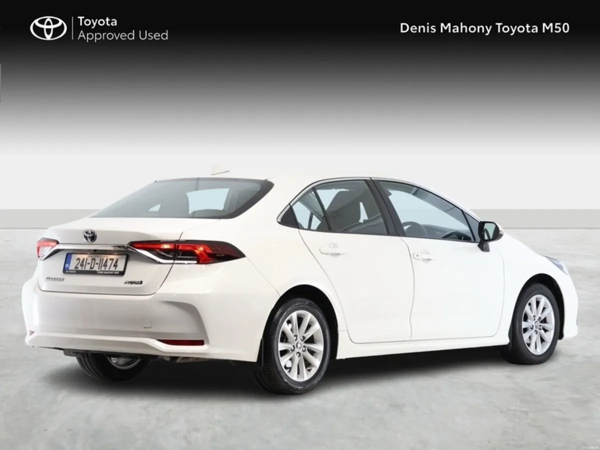 Toyota Corolla Luna Saloon Hybrid - Image 2