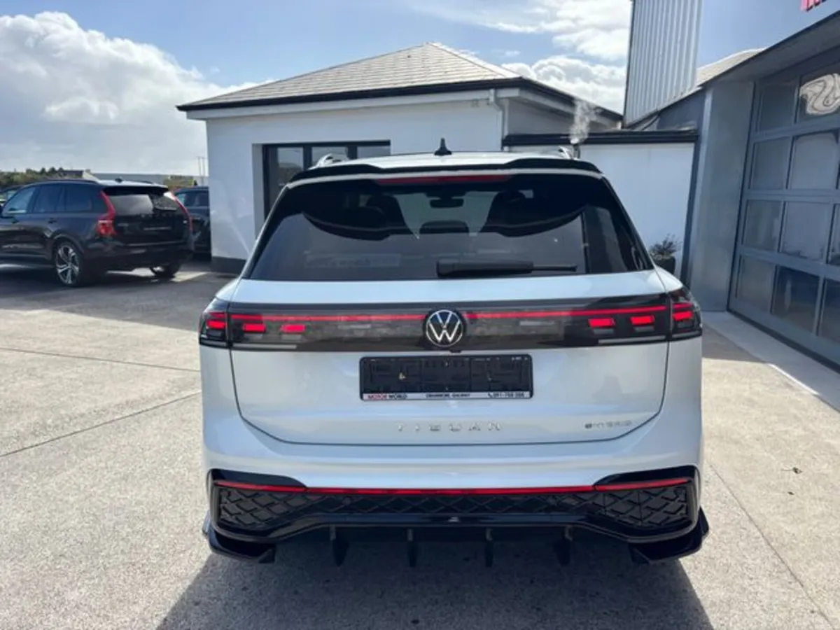 Volkswagen Tiguan R-LINE ETSI S-A TSI DSG - Image 3