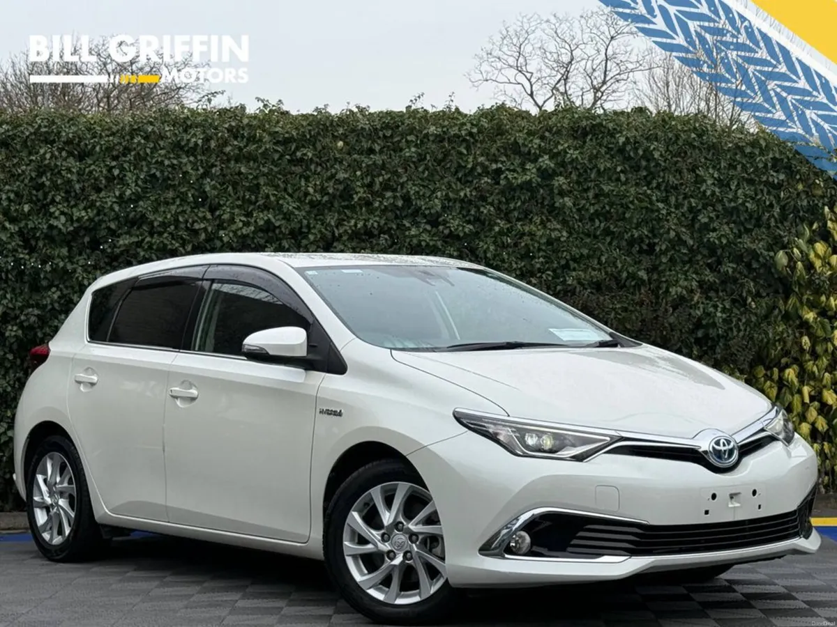 Toyota Auris 1.8 HYBRID // HALF LEATHER SEATS // B - Image 1