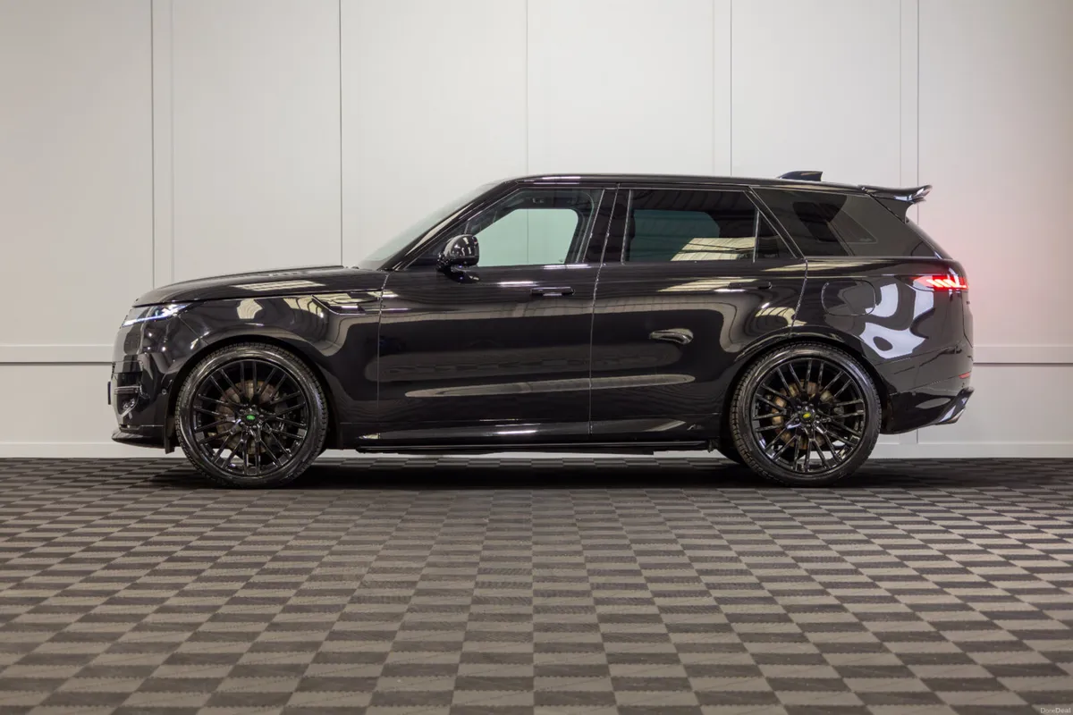 242 Range Rover Sport P460e Dynamic SE - Image 3
