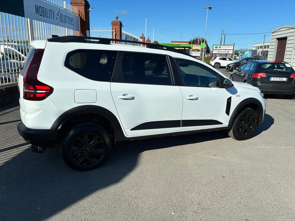 Wheelchair Accessible Dacia Jogger Extreme5Seat+WC - Image 4