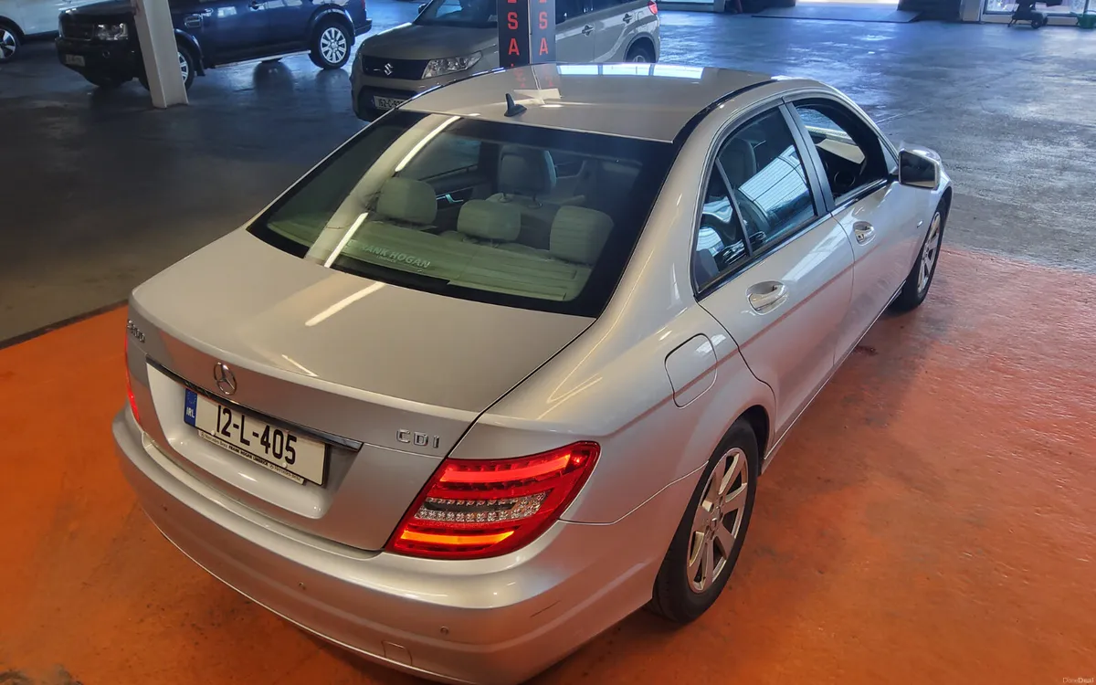 Mercedes-Benz C-Class 2012 - Image 3