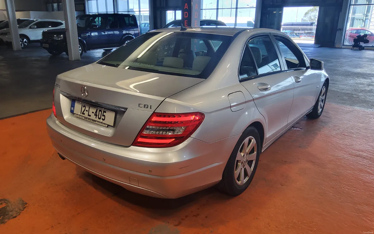 Mercedes-Benz C-Class 2012 - Image 4