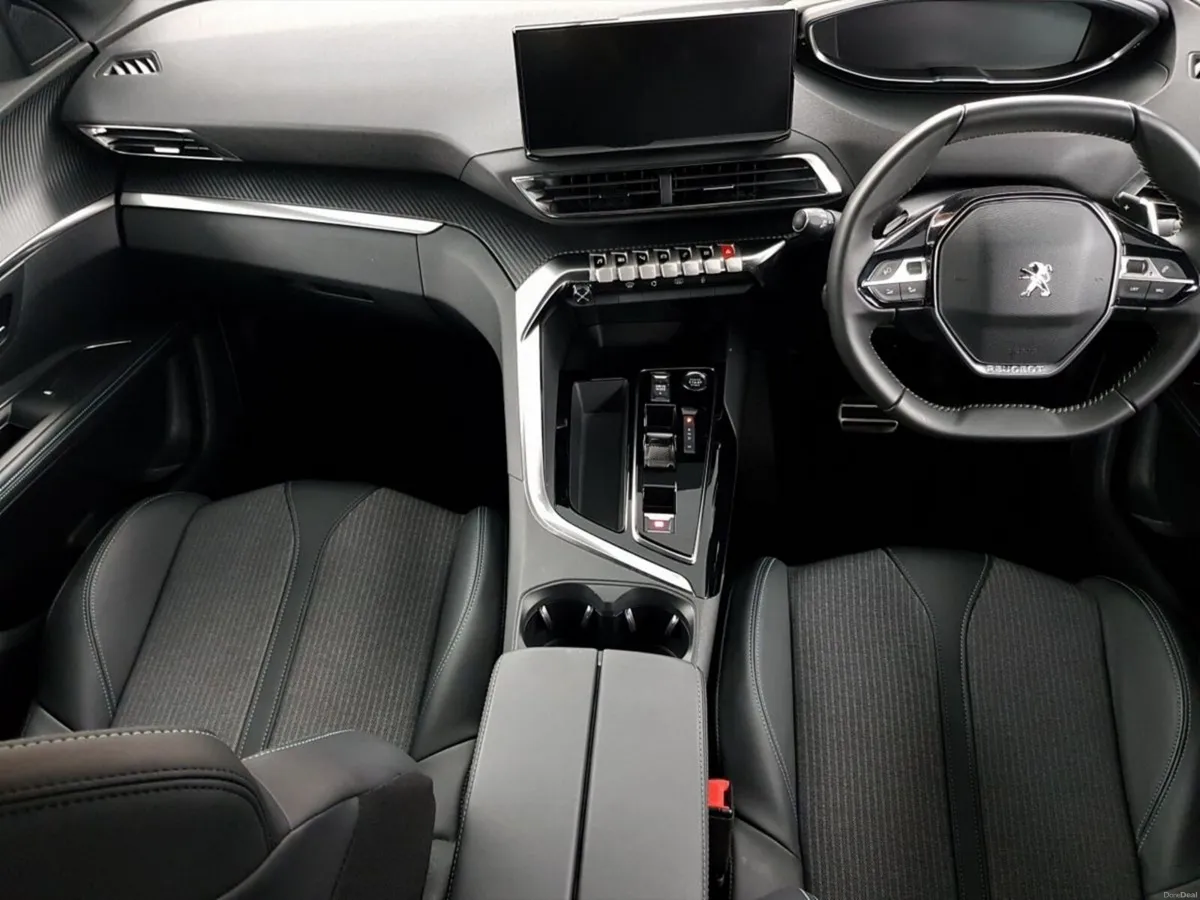 Peugeot 5008 1.2 Hybrid 136bhp E-DCS6 Allure - Image 4