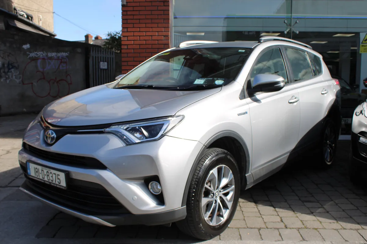 Toyota RAV4 2018 LUNA *IRISH NEW/ LOW KMS* - Image 3