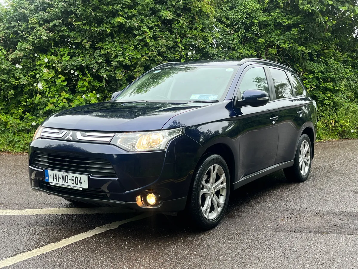 Mitsubishi Outlander 2014 4 WD * 7 seater - Image 3