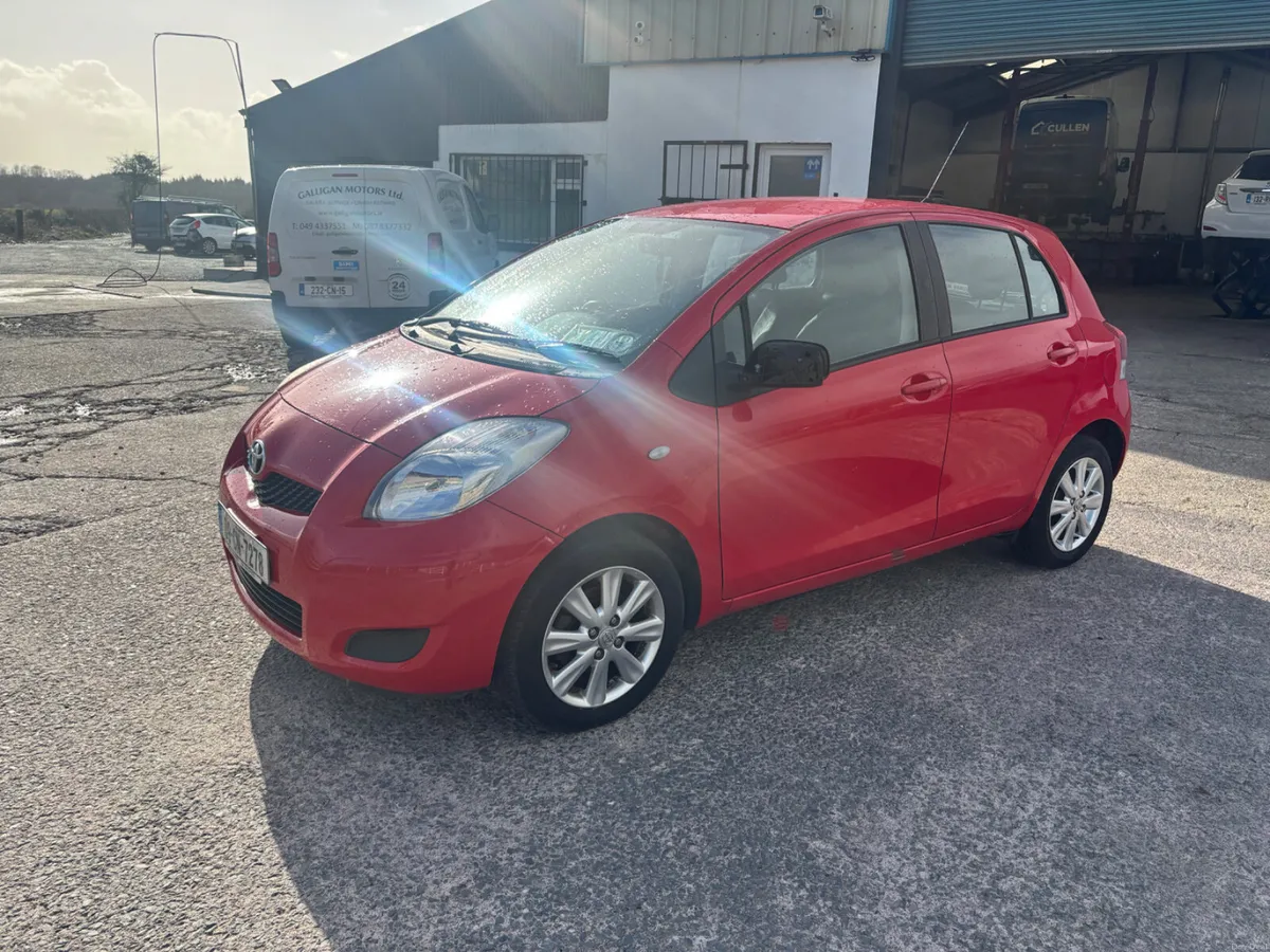 Toyota Yaris 2009 - Image 2