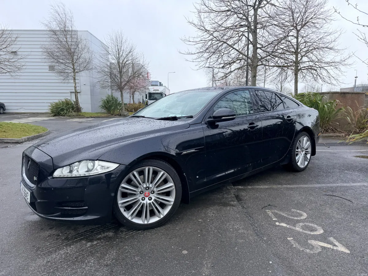 2011 Jaguar XJ 3.0D Premium Luxury Edition - Image 2