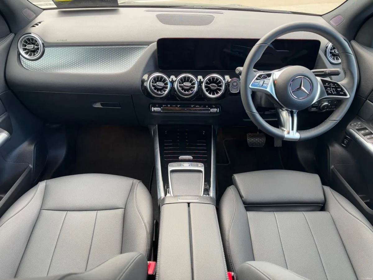 Mercedes-Benz EQA 250+ SPORT EXECUTIVE BLACK LEATH - Image 2