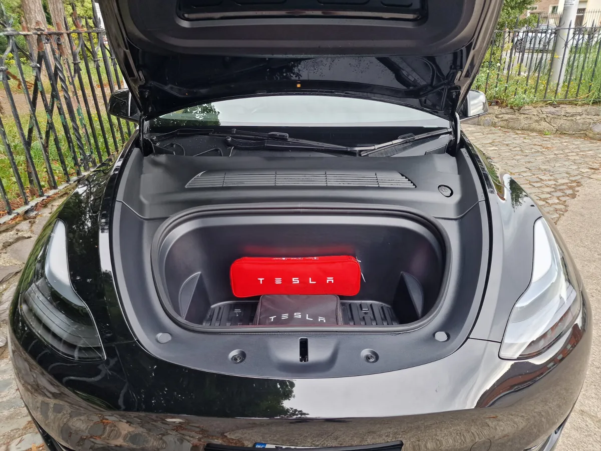 2023 (231) Tesla Model Y AWD Long Range - Image 5