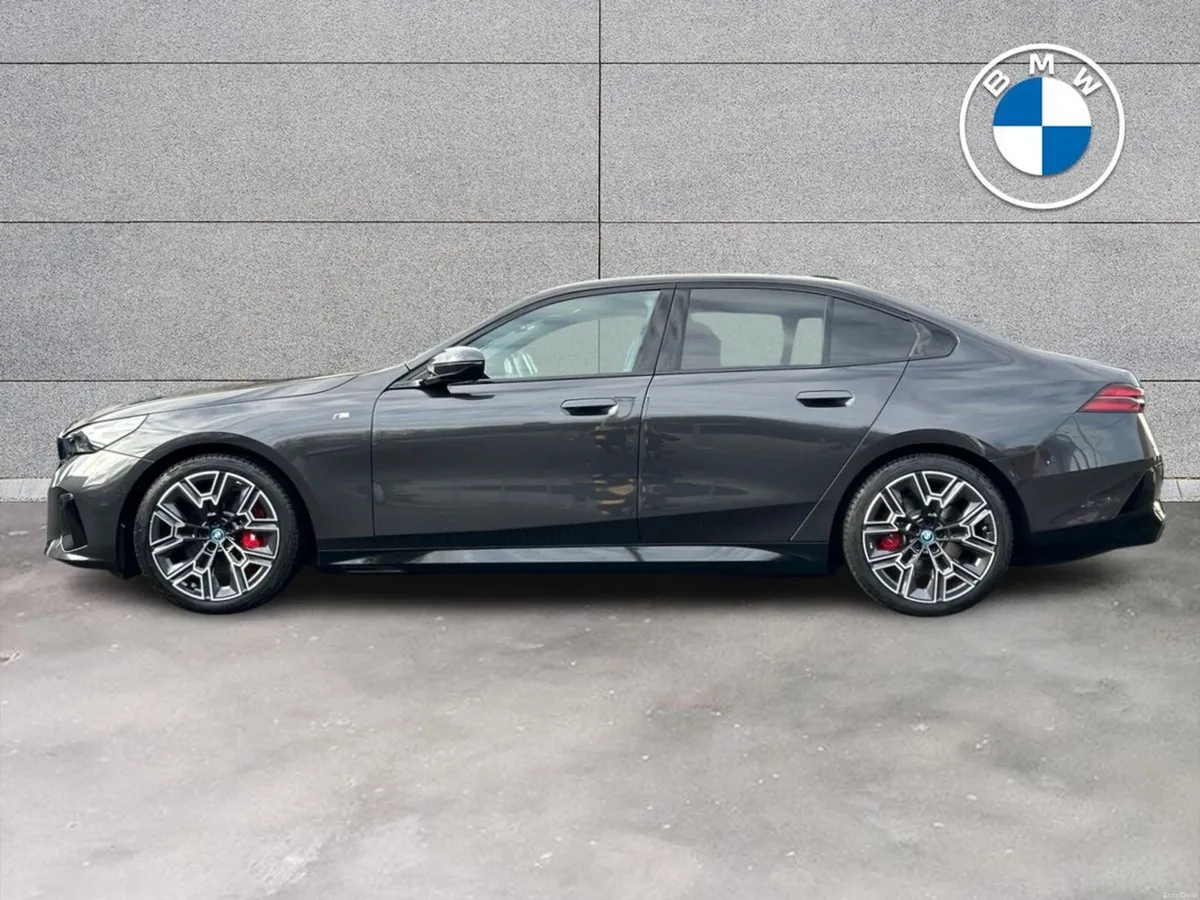 BMW i5 eDrive40 M Sport Pro Saloon - Image 3