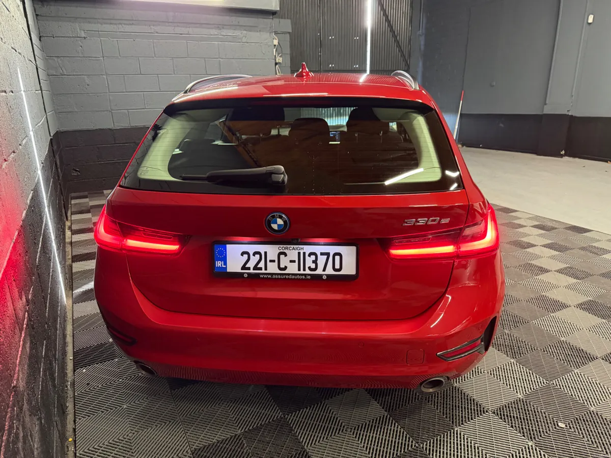 221 BMW 330e SE Pro Touring - Image 4