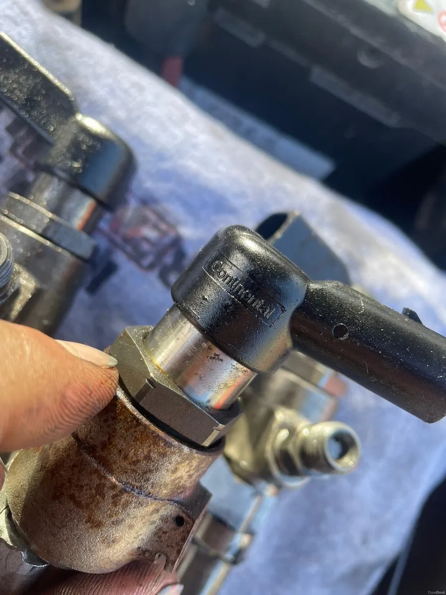 4 vw golf injectors - Image 3