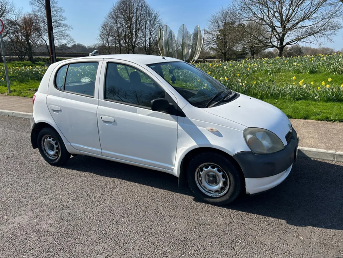 Toyota Yaris 1.0 TERRA - Image 2