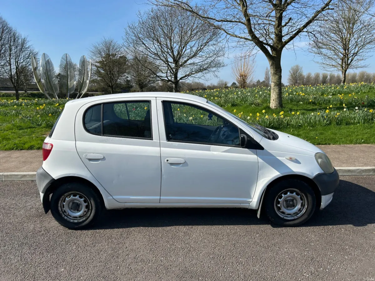 Toyota Yaris 1.0 TERRA - Image 3