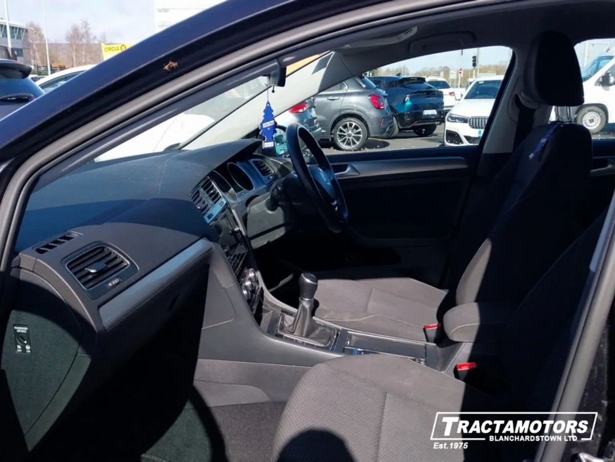 Volkswagen Golf TRENDLINE 1.0 TSI MANUAL 5SPEED 85 - Image 4