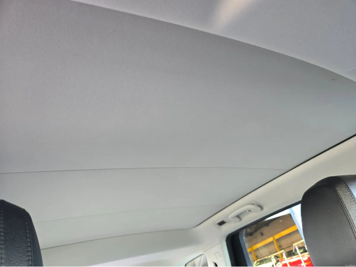 Land Rover Discovery Sport 2.0 TD4 SE TEC TECH 180 - Image 3