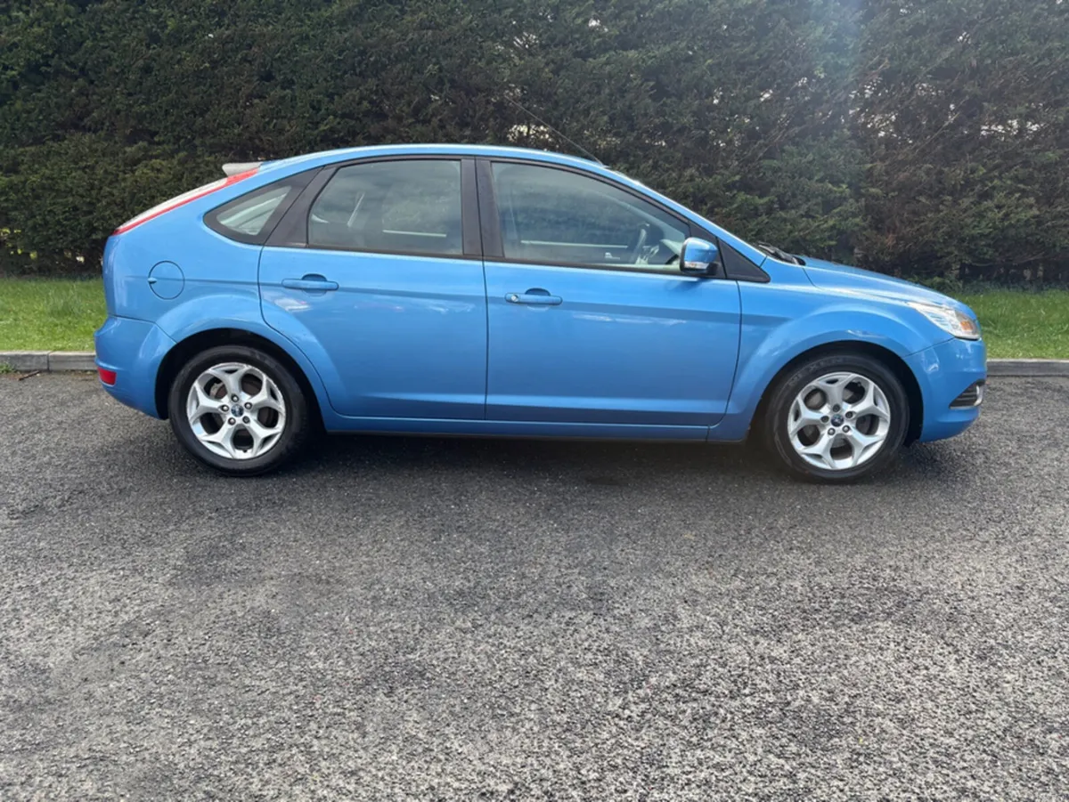 Ford Focus STYLE 1.6 TDCI 90PS 5DR - Image 3