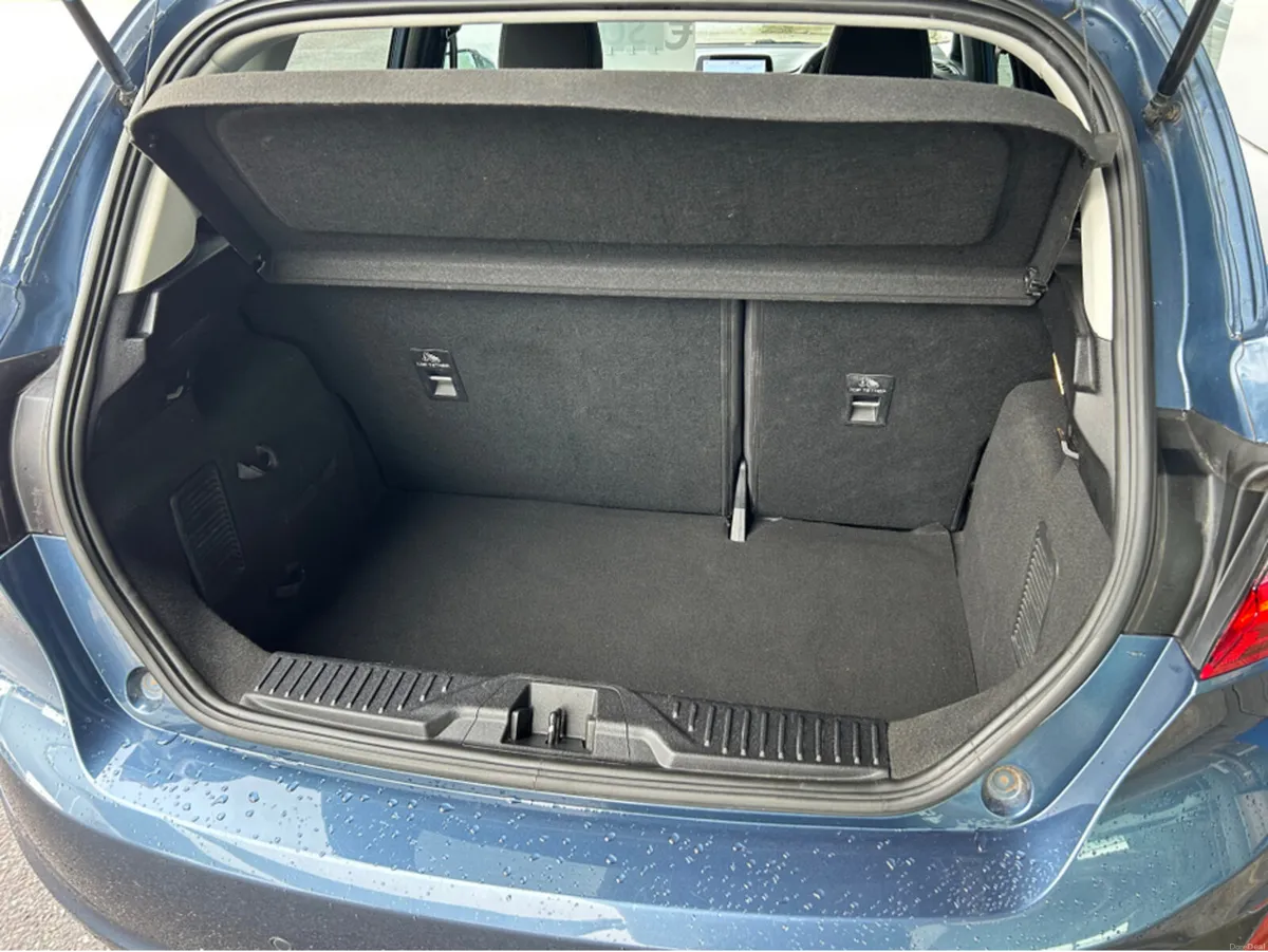 Ford Fiesta TITANIUM 5DR 1.0T 95PS 4 4DR - Image 3